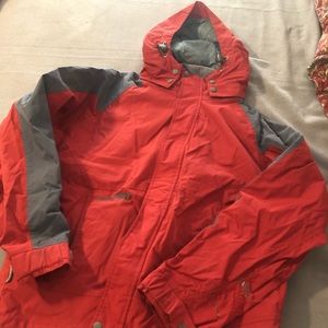 Size large men’s snowboard coat with removable liner